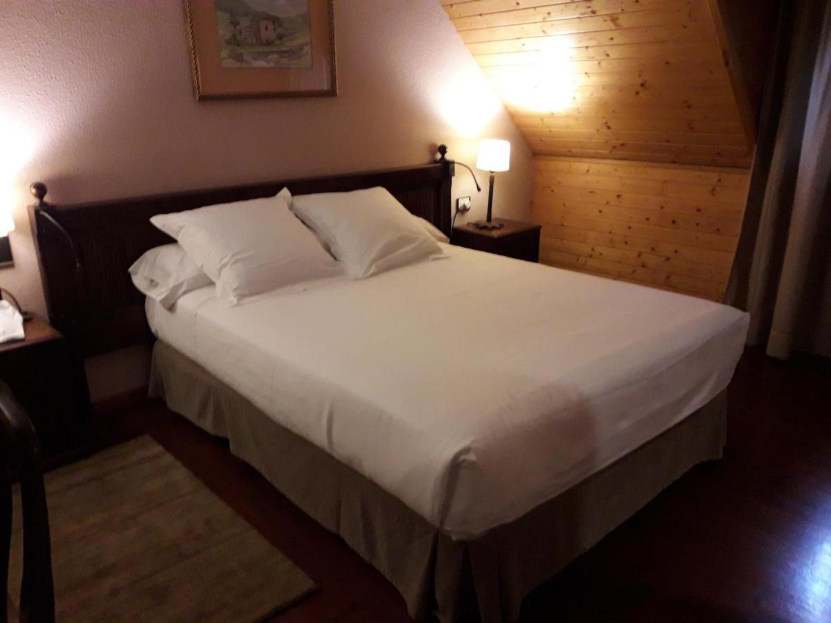 Parador De Arties Esterno foto